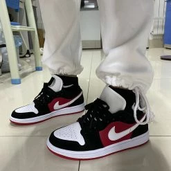 Fit Sporting Goods Shop 5 Fit Sporting Goods Air Jordan 1 Low ‘Chicago’ Black White Gym Red